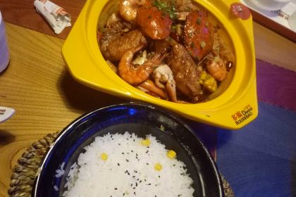 多嘴肉蟹煲(吉林财富购物广场店)