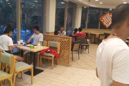 德克士(麒麟区店)