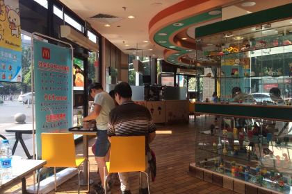 麦当劳(襄樊鼓楼店)