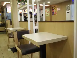 华莱士·全鸡汉堡(汉川福星粤客隆店)