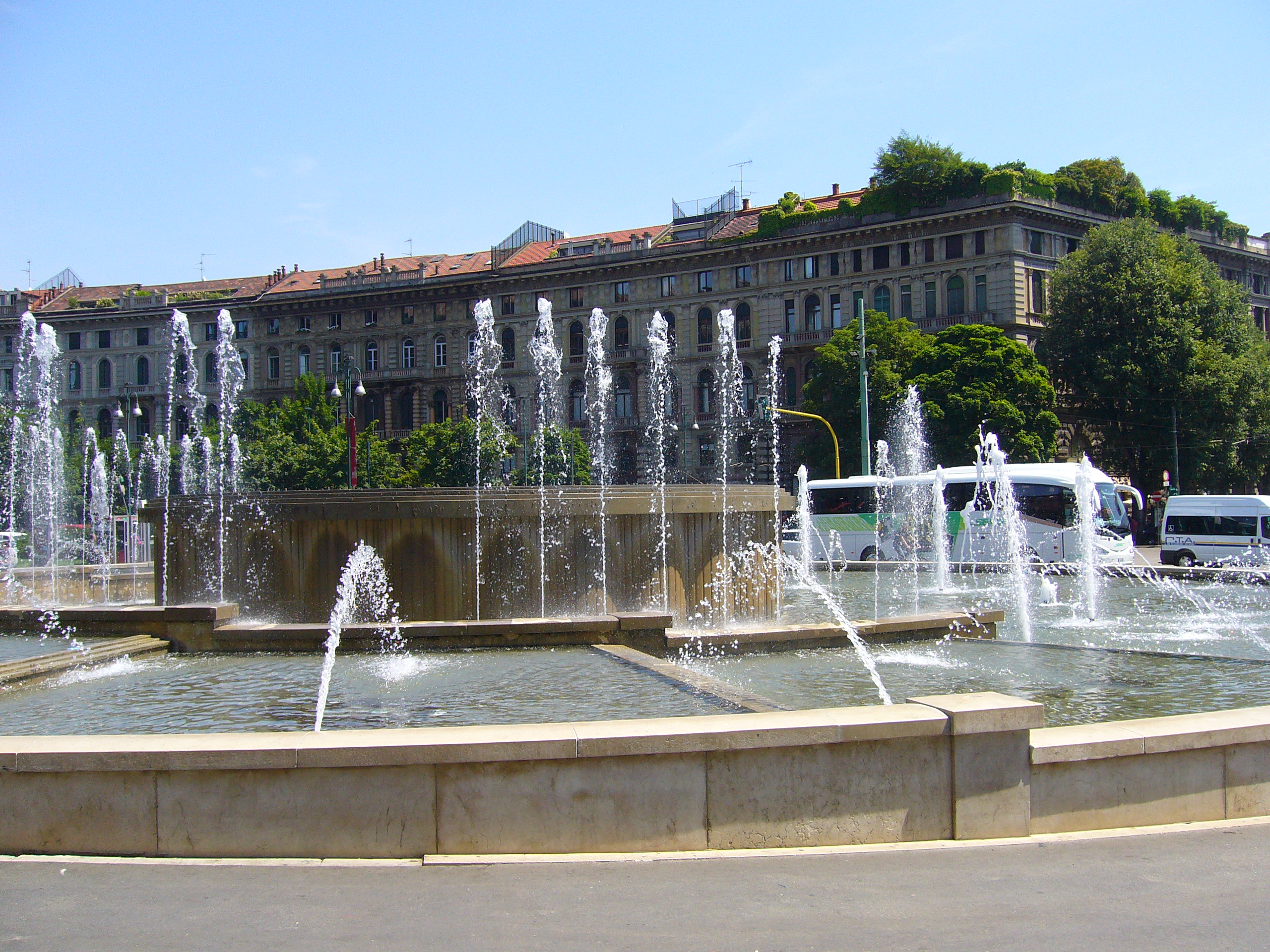 カステッロ広場の噴水のレビュー カステッロ広場の噴水のチケット カステッロ広場の噴水の割引 カステッロ広場の噴水の交通機関 所在地 営業時間 カステッロ広場の噴水周辺の観光スポット ホテル グルメ Trip Com