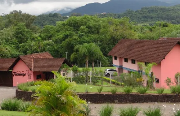 火烈鳥汽車旅館(僅限成人)