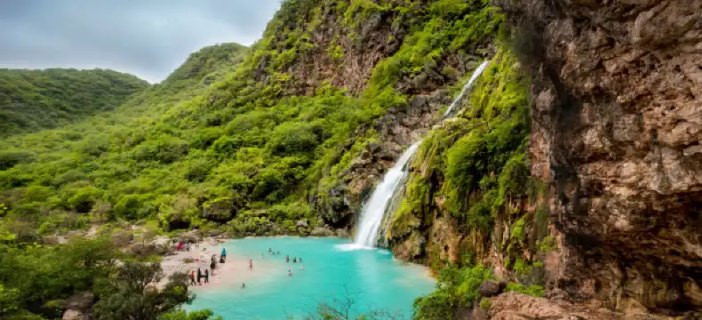 โรงแรมในซาลาลาห์