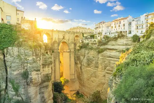 โรงแรมใกล้สะพานปูเอนเต นูเอโว