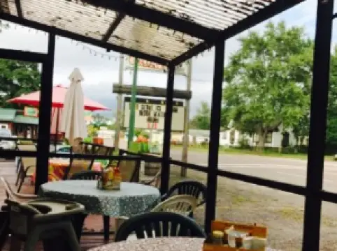 Sam Hicks Real Food Drive-In