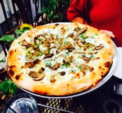 Screaming Banshee Pizza