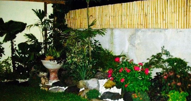Casa De Sikatuna Garden Restaurant