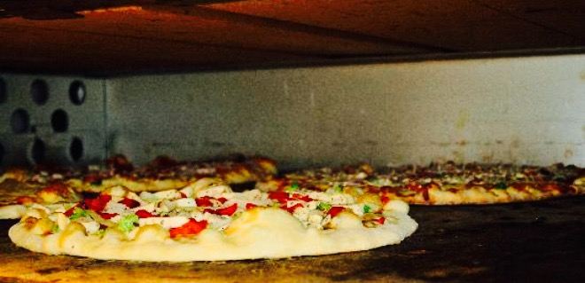 Famulari's Pizzeria Azalea