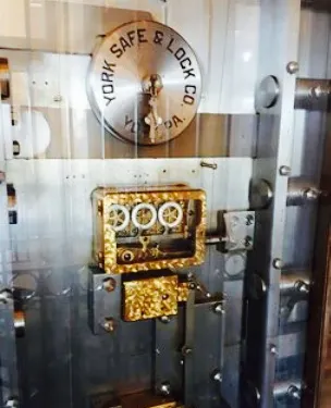 The Vault Cafe On The Square