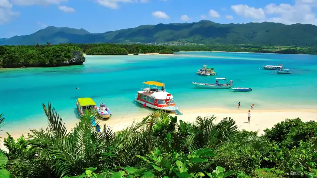 Hotels near Kabira Bay