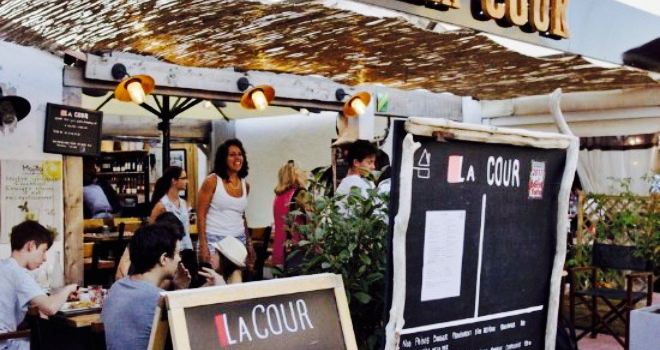 La Cour
