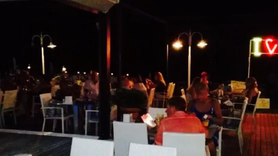 Merakii Akdeniz Mezeleri ve Balik Restaurant