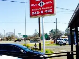 Mack's Split Rail Pit Bar-B-Q