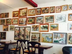 Mac's Place