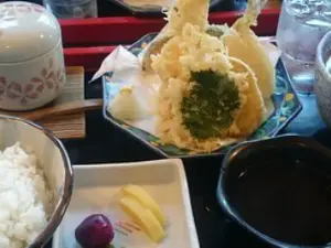 Tsurutsuru Udon Hyorokuan