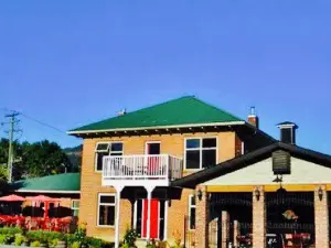 The Cliffs Bistro & Bakery