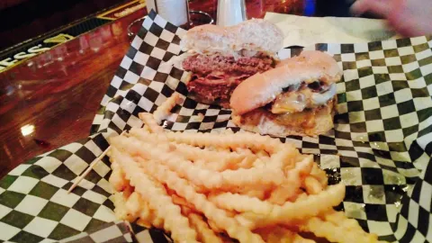Uptown Bar & Grill in Wright County