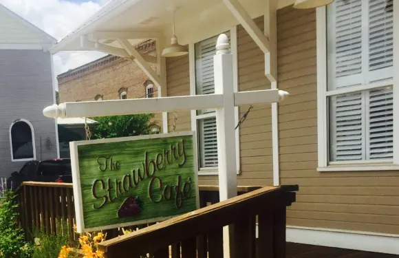 Strawberry Cafe