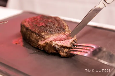 Moo Moo The Wine Bar + Grill