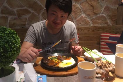 歐諾拉牛排自助百匯(金鷹店)