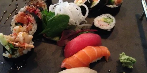 Avocado Sushi du Village