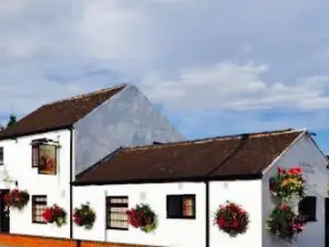 Horse & Groom