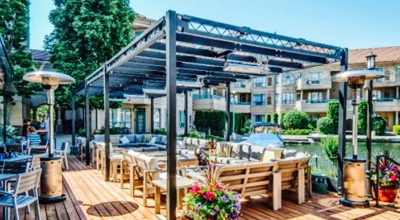 OAK + CRU Social Kitchen & Wine Bar