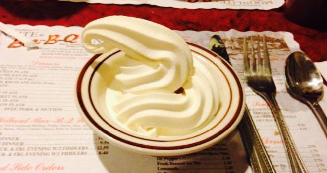 Moonlite Bar-B-Q Inn
