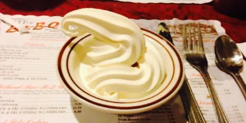 Moonlite Bar-B-Q Inn