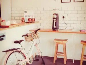 Tremor coffee bar