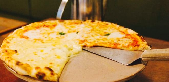 Nom Stone Fire Pot Pizza and Pasta