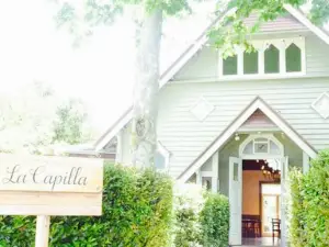 La Capilla Cafe & Restaurant