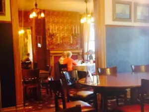 Landmark Restaurant At Old Rittenhouse Inn