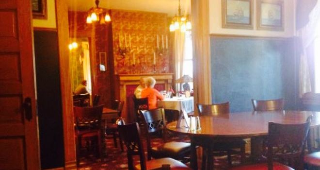 Landmark Restaurant At Old Rittenhouse Inn