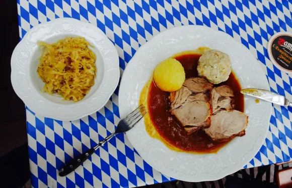 Dampfbrau das Bayerische Wirtshaus am Stadtplatz