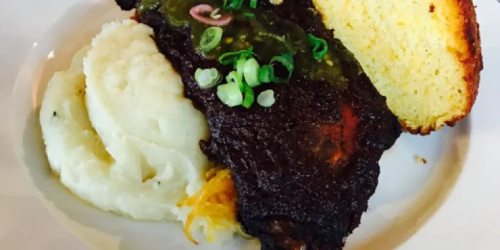 Hank's Untraditional BBQ