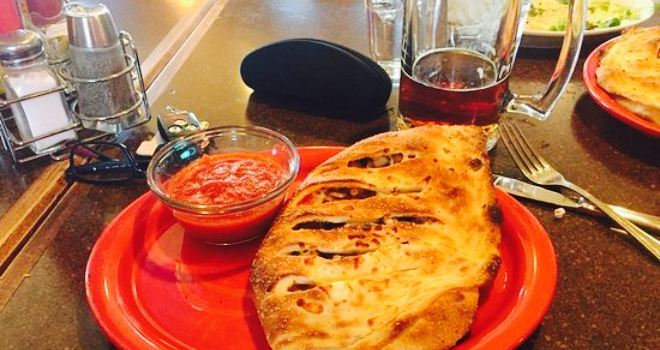 Roosters Grille & Pizzaria