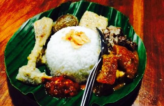 Warung Garasi Mbok Ndeso