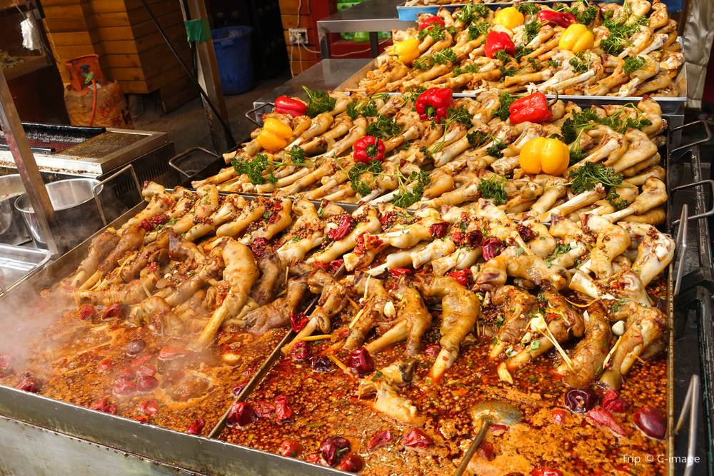 5. Immerse Yourself in the Culinary Delights and Bustling Energy of the Muslim Quarter