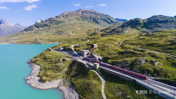 Lawatan Satu Hari Dua Negara dari Milan, Itali (Tasik Como/St. Moritz/Kereta Api Bernina)