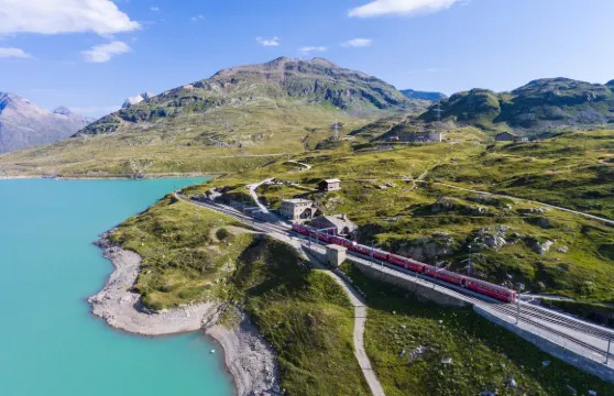 意大利米蘭出發一日兩國之旅 科莫湖/聖莫里茨/伯爾尼納火車票