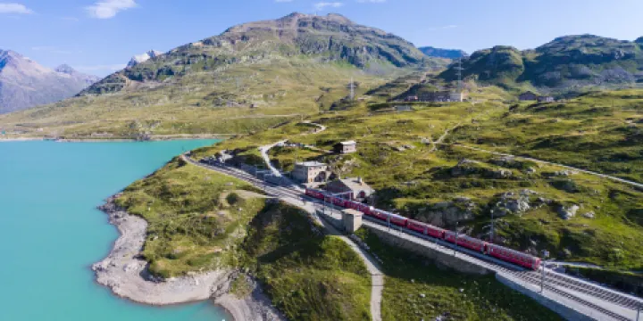 阿爾布拉－伯恩納快車線路