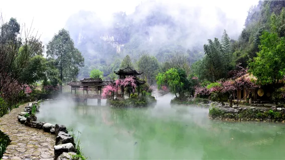 玩水避暑