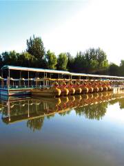 Qinglonghu Water Amusement Park Parking Lot