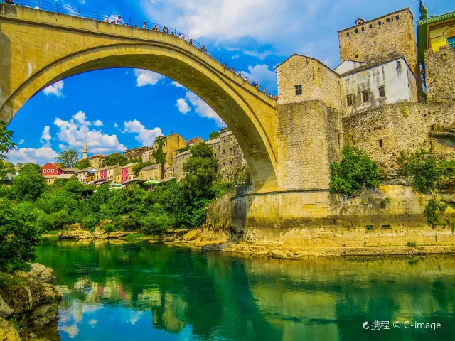 莫斯塔爾：在中世紀小城穿越時空