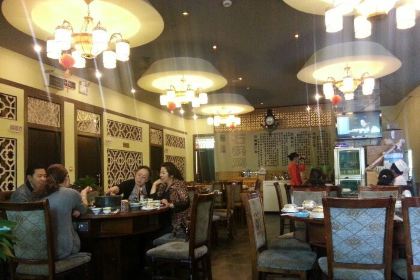 峰瑞石锅鸡·牦牛肉(CCTV专访 太阳岛店)