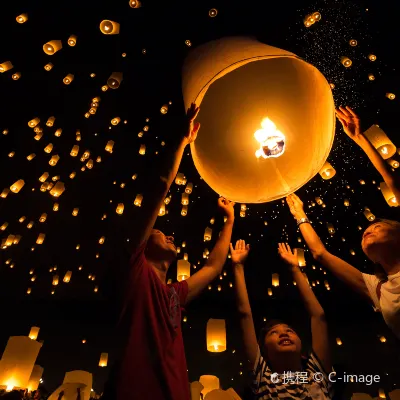 Отели рядом с достопримечательностью «Старый город Чан Май»