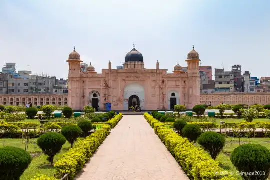 ラルバグ・フォート周辺のホテル