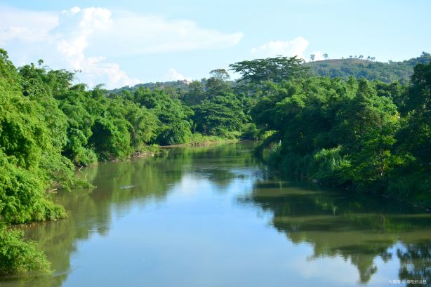Kawa-kawa river cruise