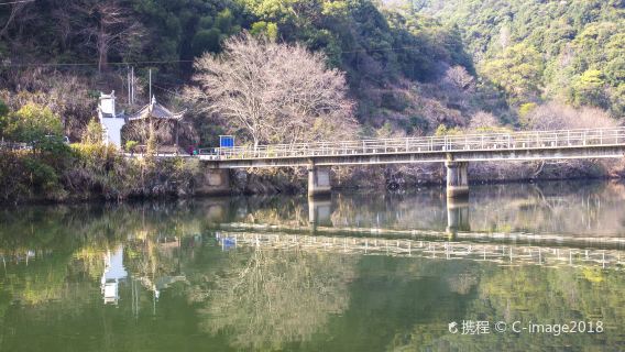 Wuyuan Private Guided Day Tour Wuyuan Huangling Shangtan Three Eyes Bridge Moon Bay